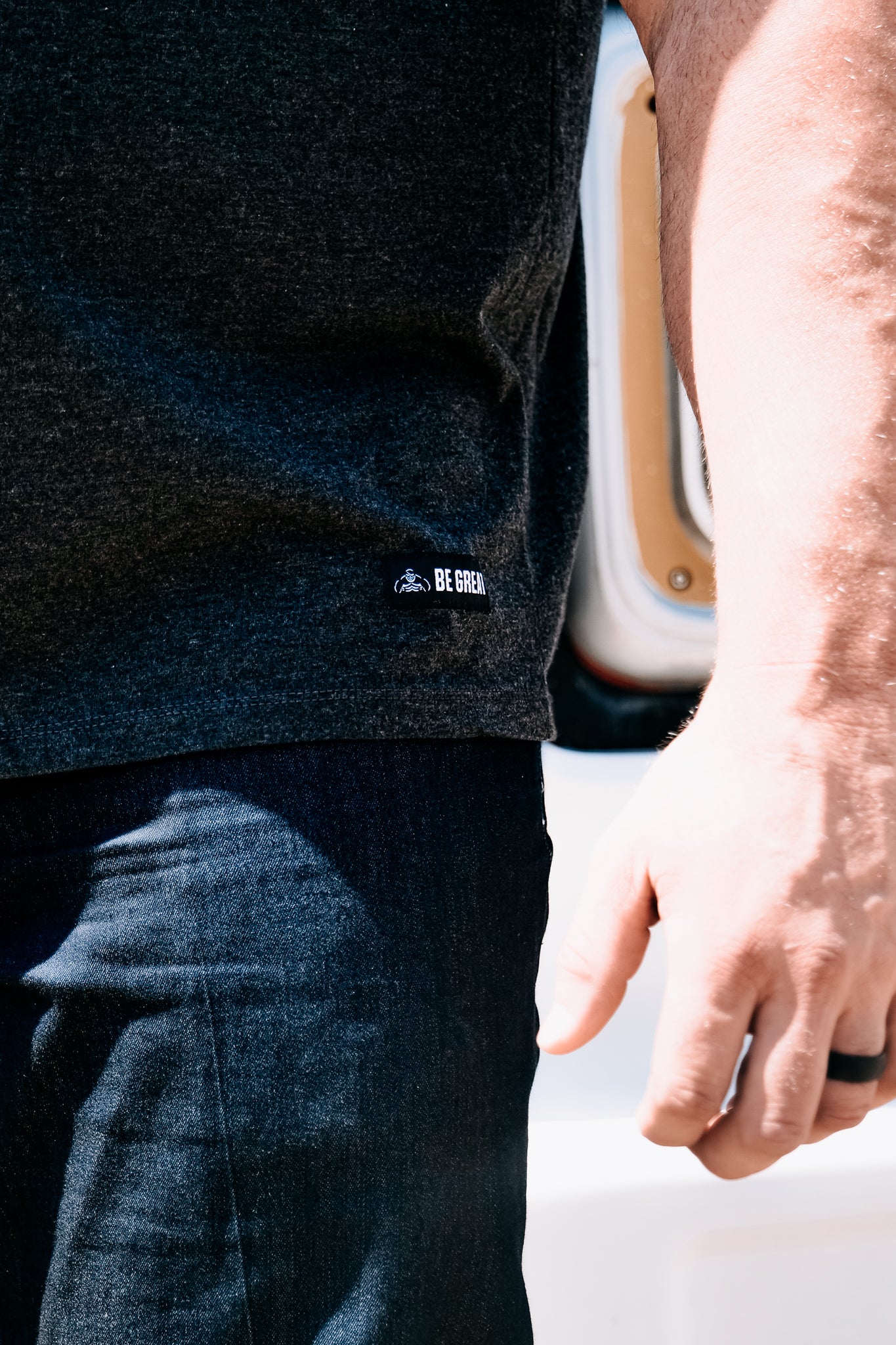 BLACK TAG BG PLUS TSHIRT