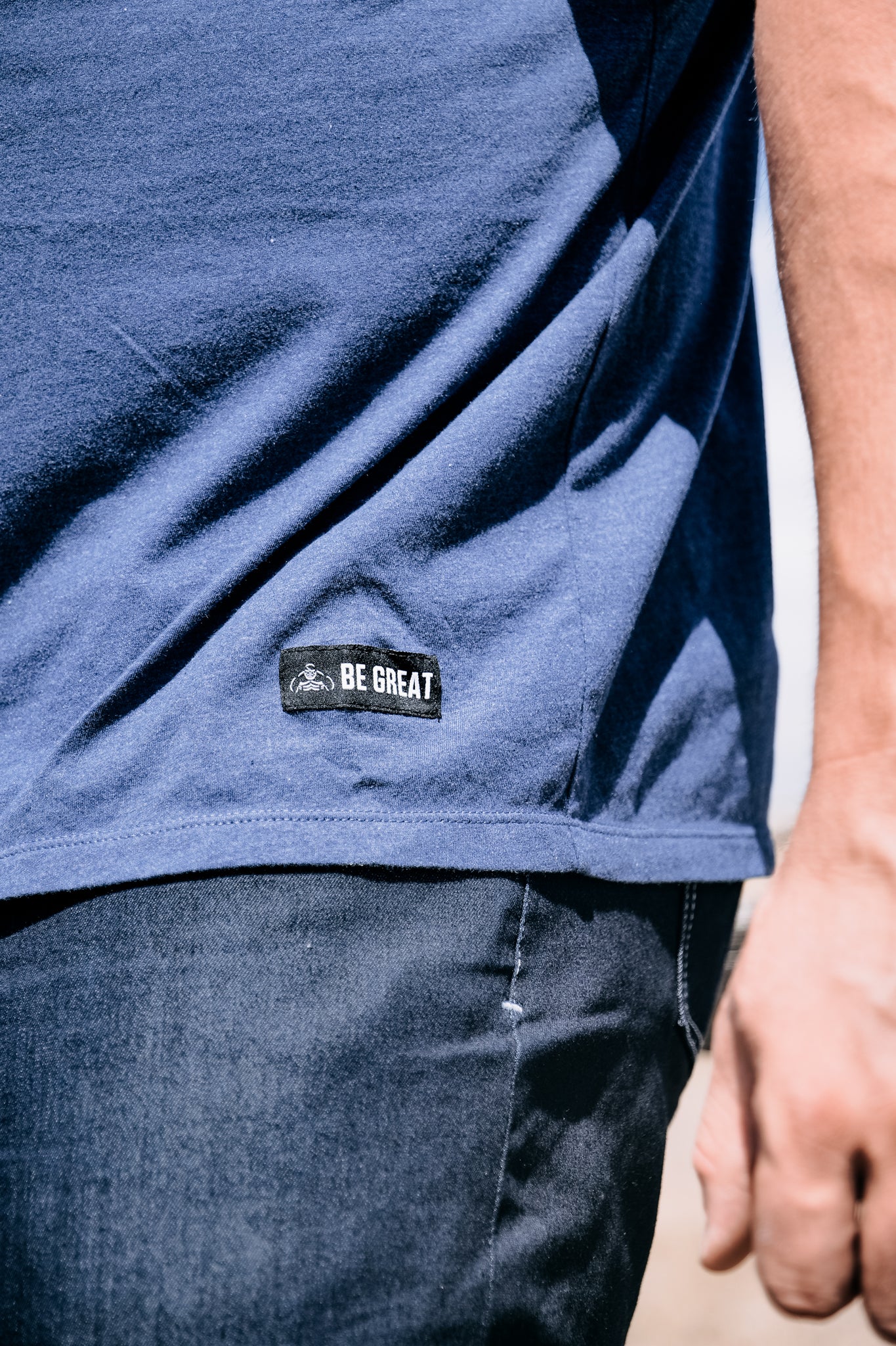 NAVY BE GREAT TAG PLUS T-SHIRT